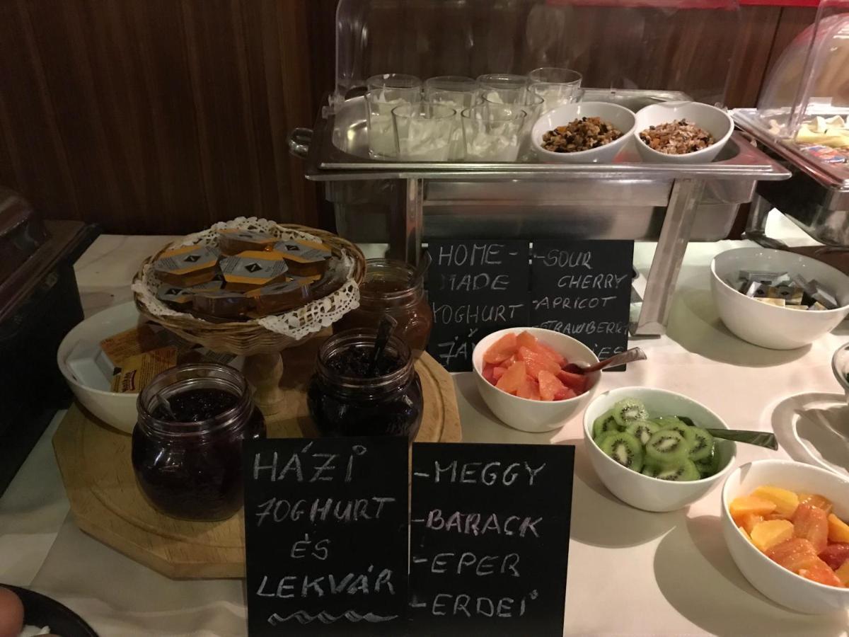 佐尼依花园酒店 布达佩斯 外观 照片